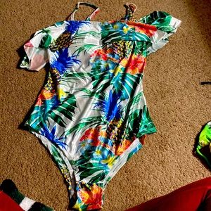 BNWOT womens tropical swimsuit
